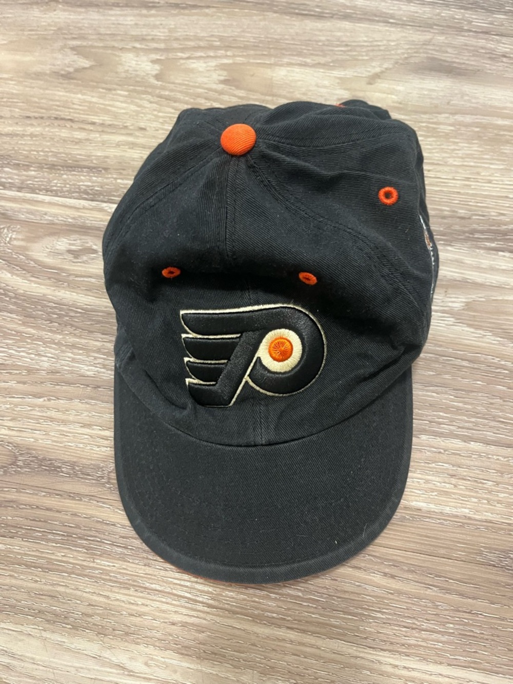 Women’s Philadelphia Flyers Winter Classic 2012 NHL embroidered hat